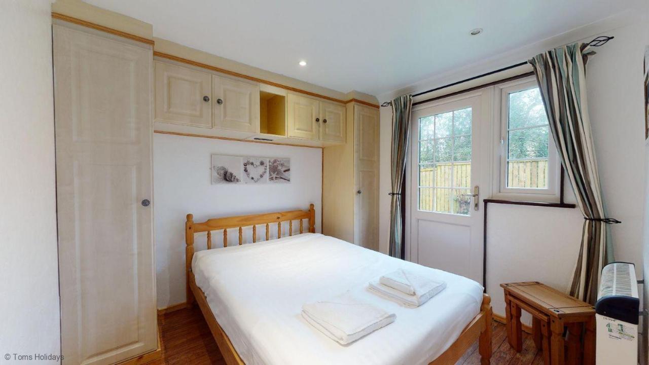 01 Tudor Court, Tolroy Manor *