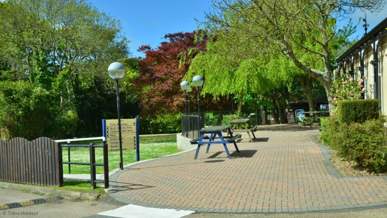 01 Tudor Court, Tolroy Manor *